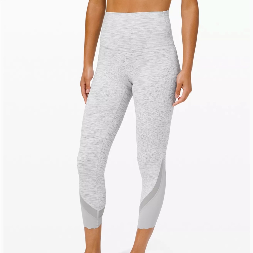 Lululemon Wunder Under Scallop Crop Legging